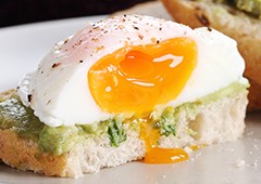 poached-egg-on-avocado